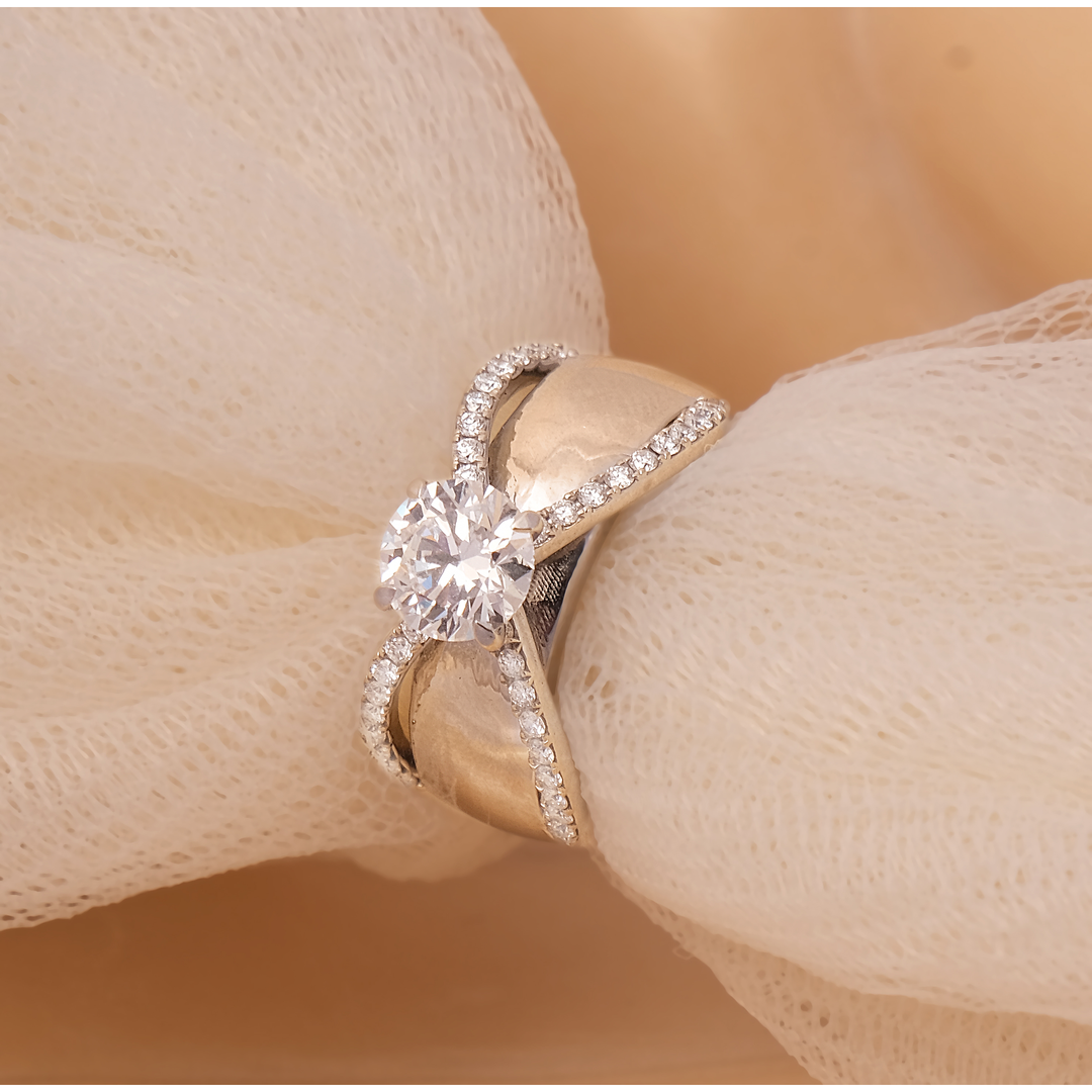 Criss-Cross Ring