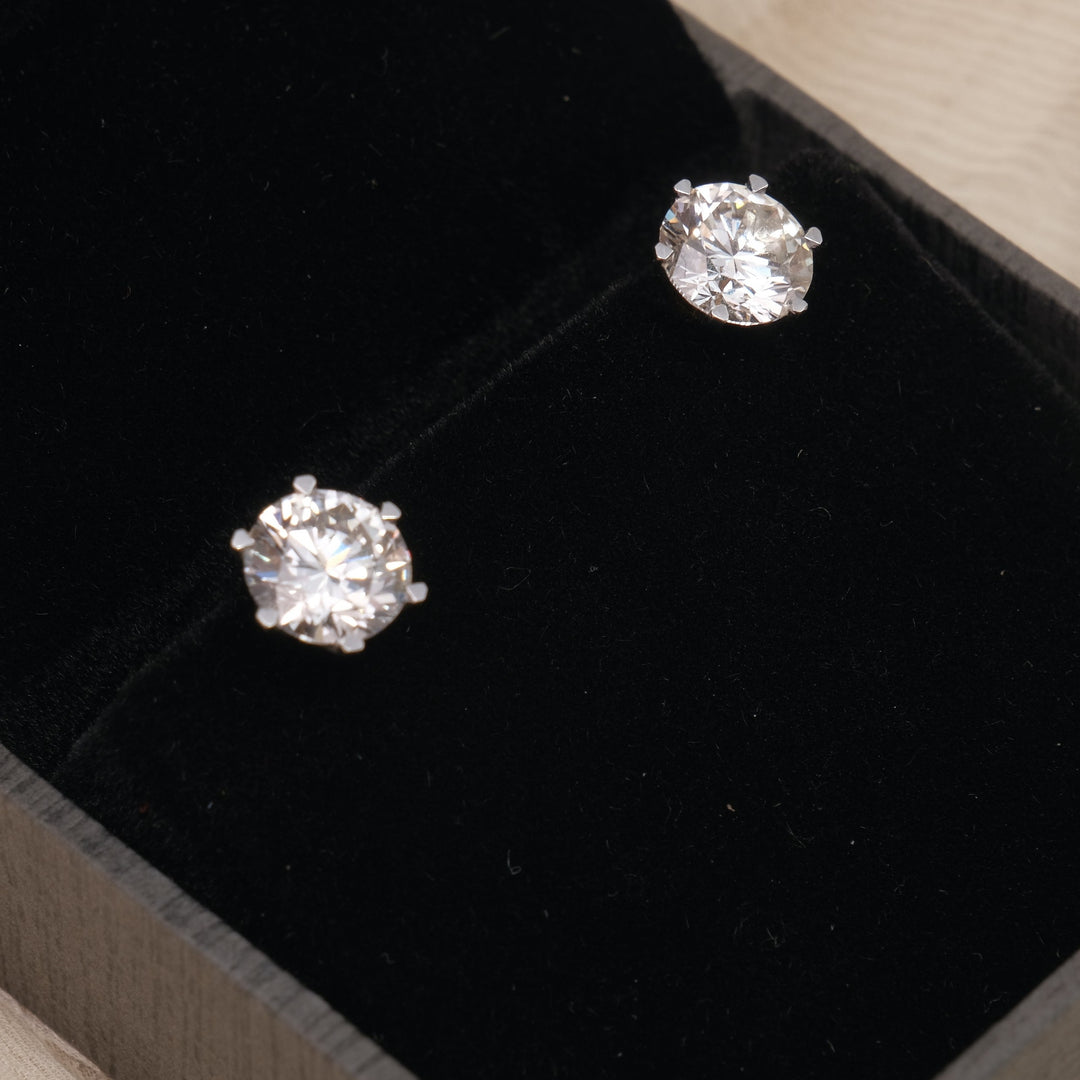 Round-Cut Diamond Stud Earrings